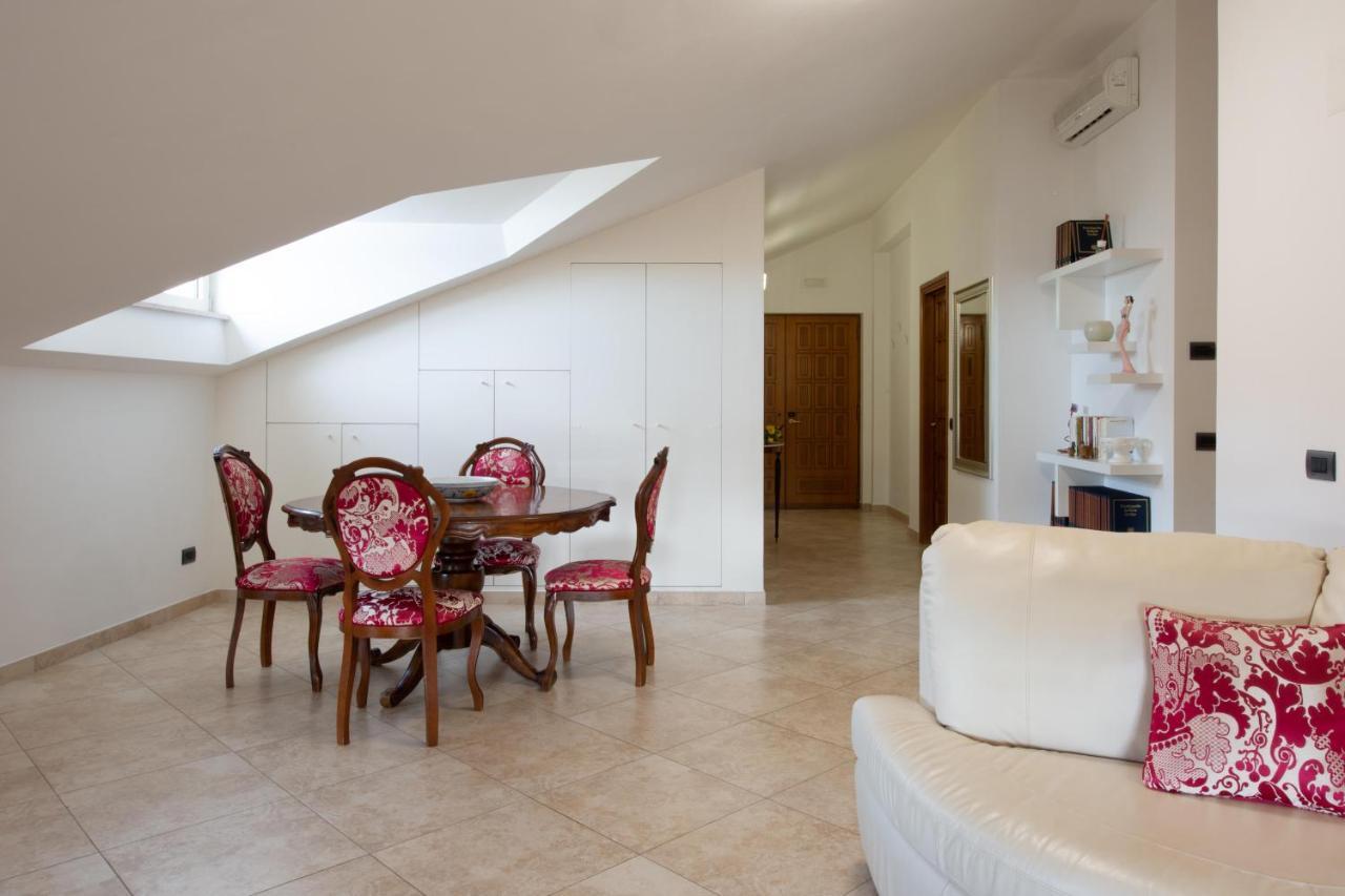 L'Insolita Reggia Caserta Luaran gambar